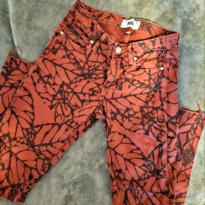 Red PAIGE Burgundy Black Print Skyline Skinny Pants